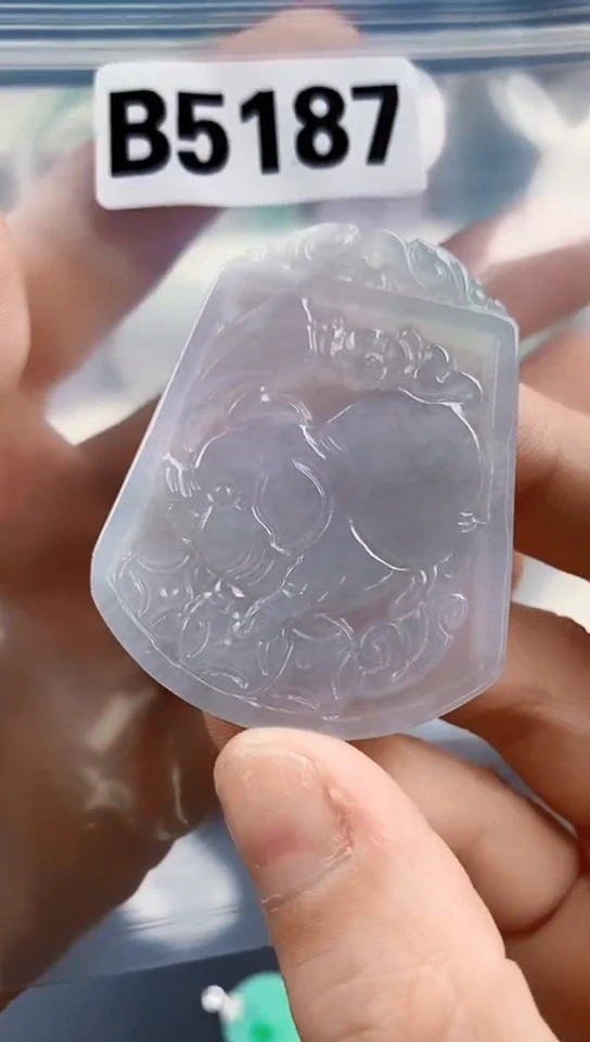 颈饰未镶嵌翡翠天然翡翠吊坠挂件