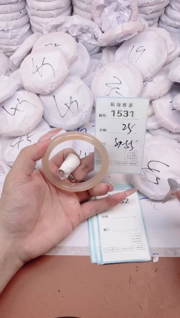 【闪购商品】玛瑙/玉髓手镯未镶嵌1531