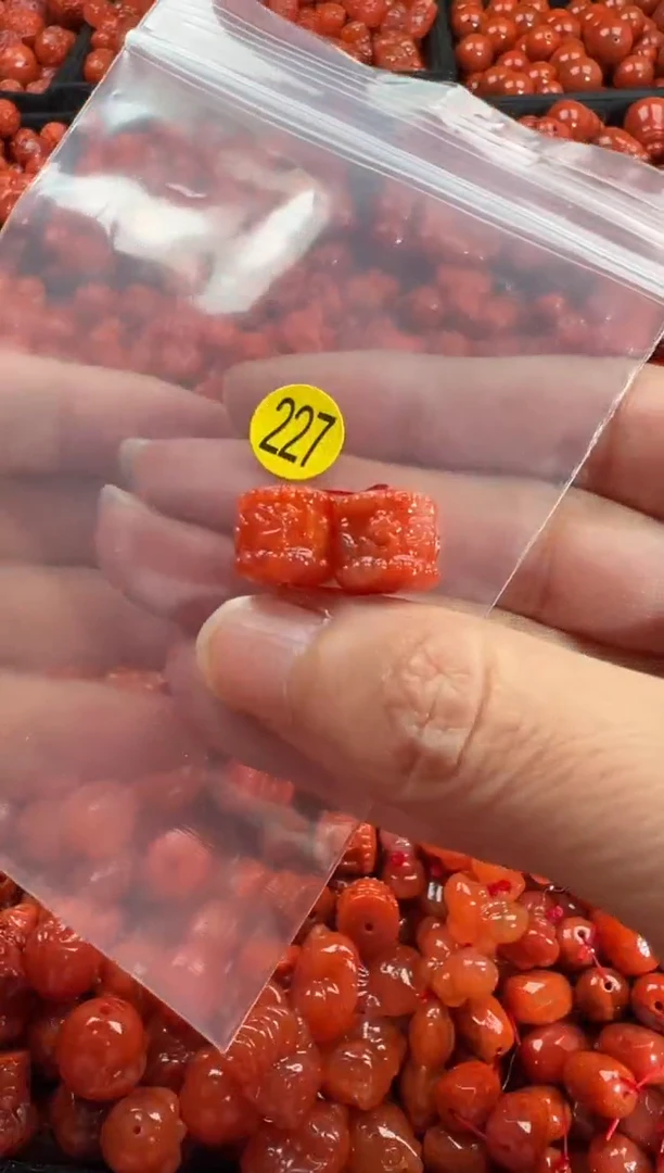 颈饰未镶嵌南红玛瑙1