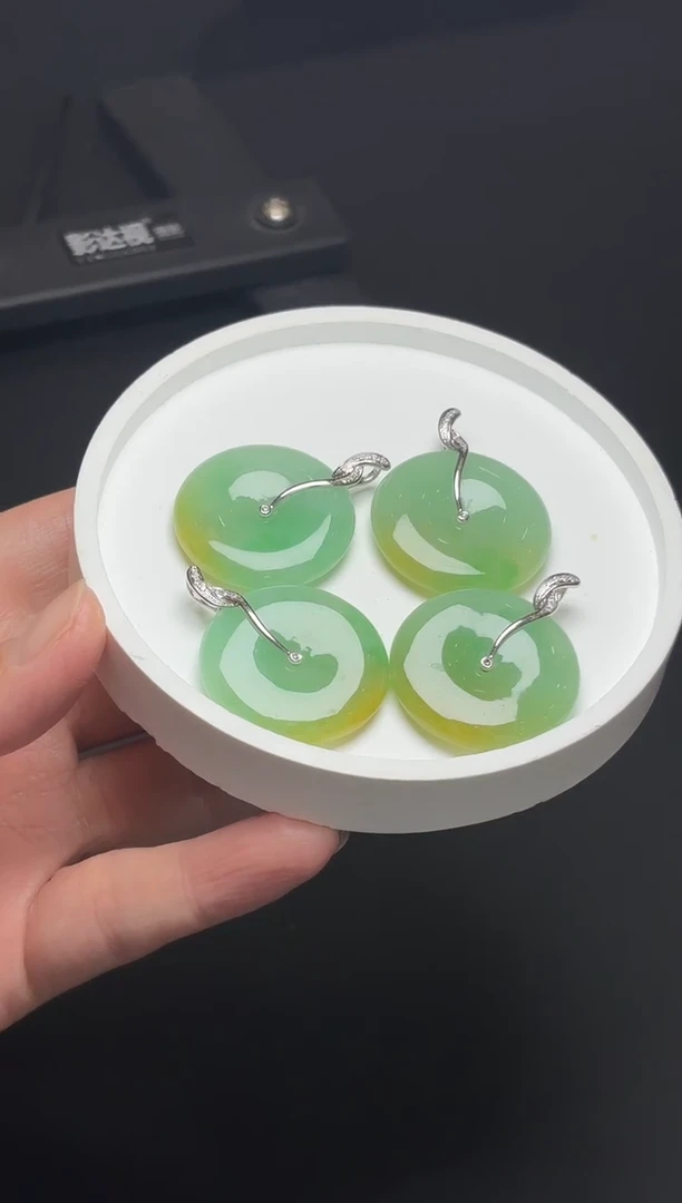 颈饰18K金镶嵌翡翠YM1078-8-2 平安扣多样性发一件