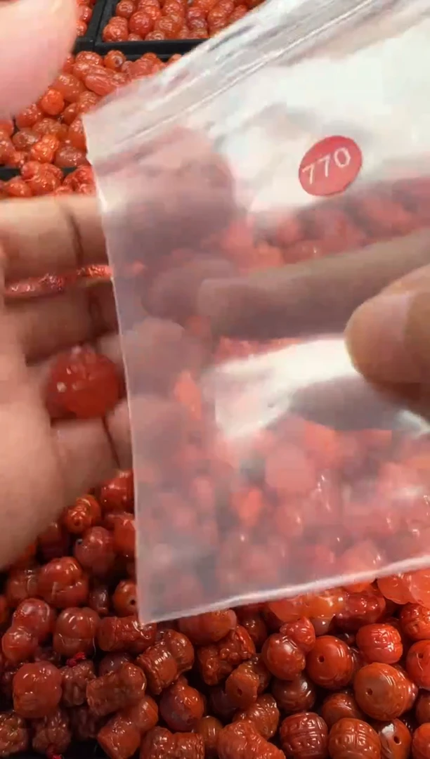 颈饰未镶嵌南红玛瑙1