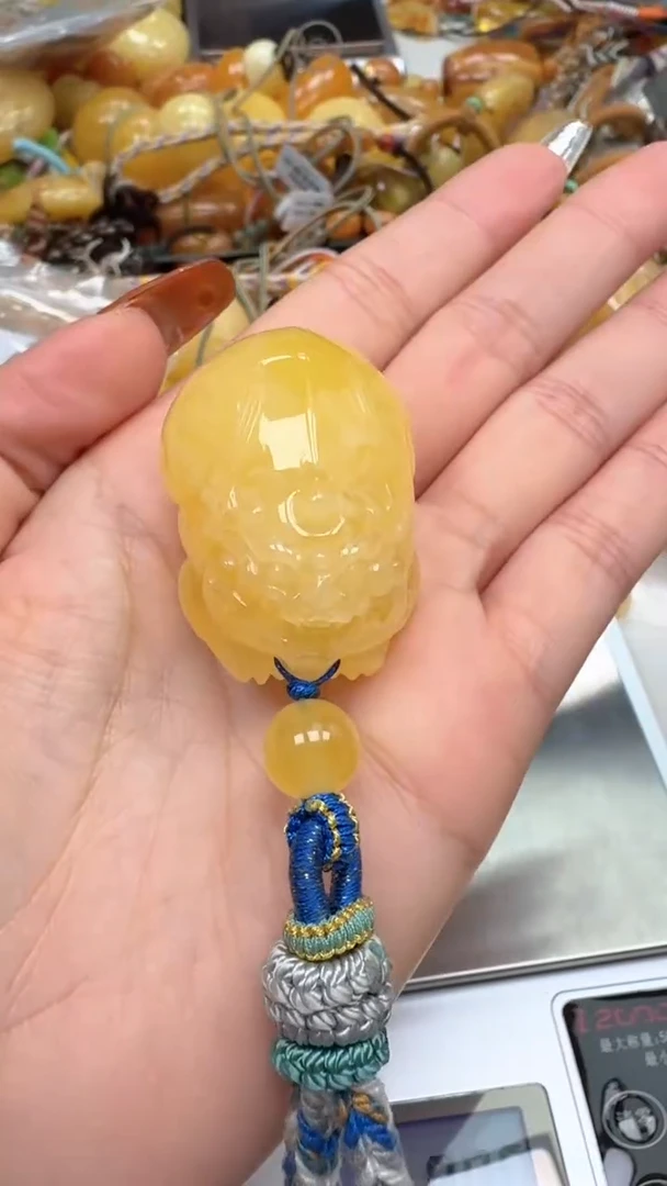 裸石琥珀未镶嵌如图