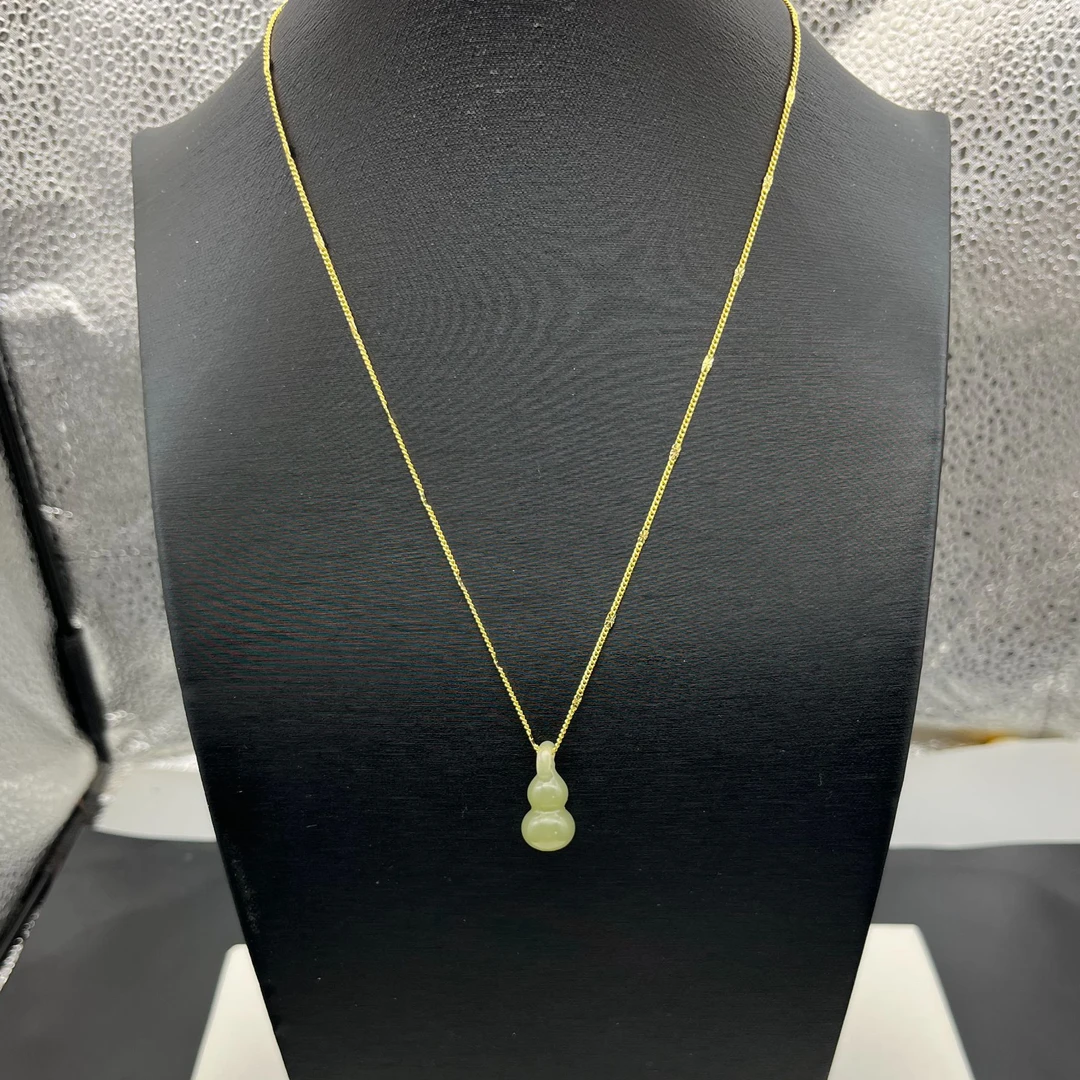 新疆和田玉冰清水葫芦吊坠福禄