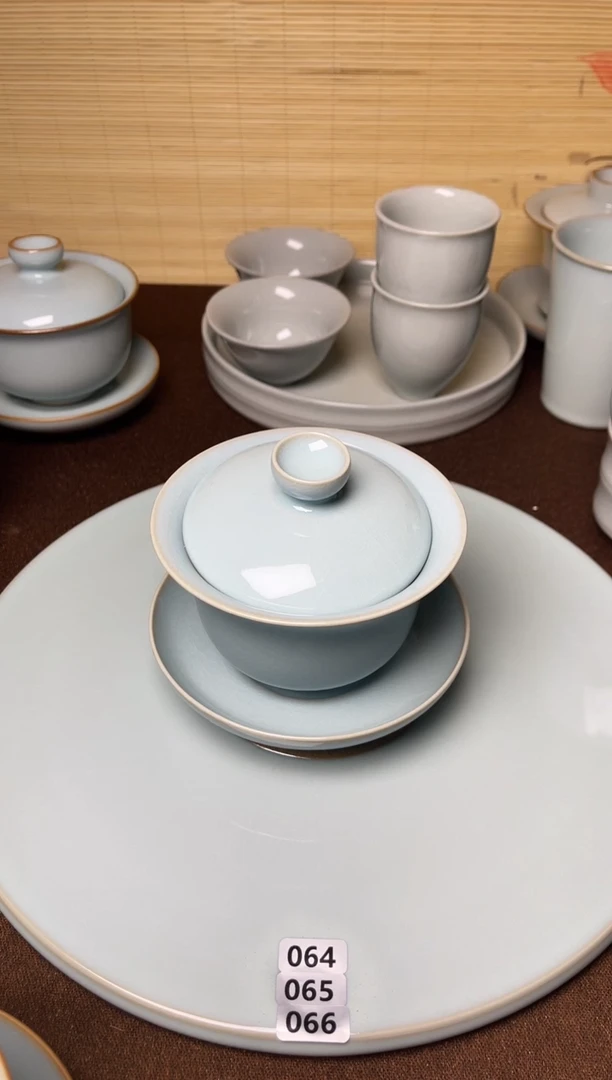 天青釉-微瑕纯手工三才元宝盖碗