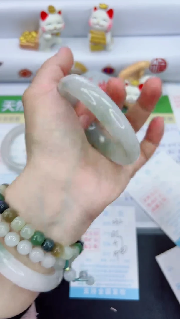 【闪购商品】石英质玉手镯未镶嵌232-56.5