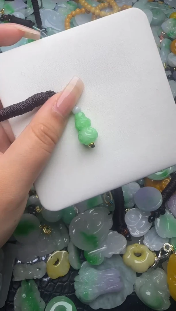 翡翠未镶嵌颈饰天然缅甸翡翠吊坠