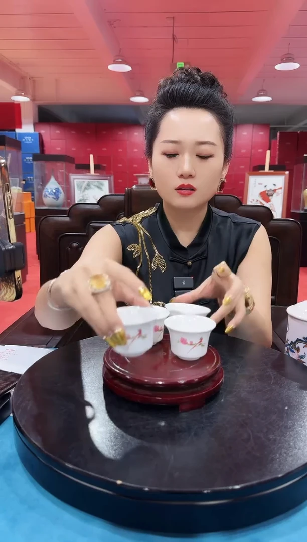 陶瓷水点桃花陶瓷茶杯