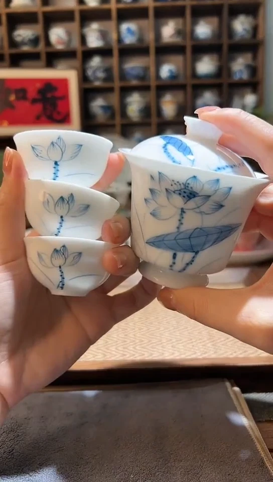 【闪购商品】手绘素荷高足盖碗+送3个客杯