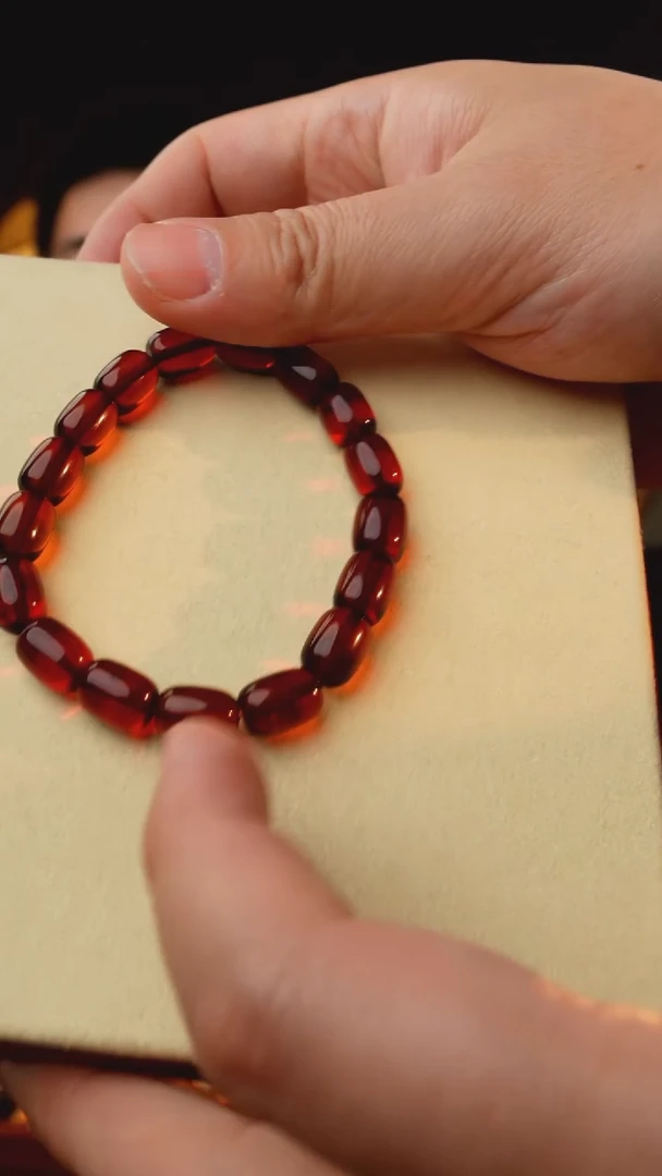 【闪购商品】琥珀裸石未镶嵌8+血珀桶珠手串