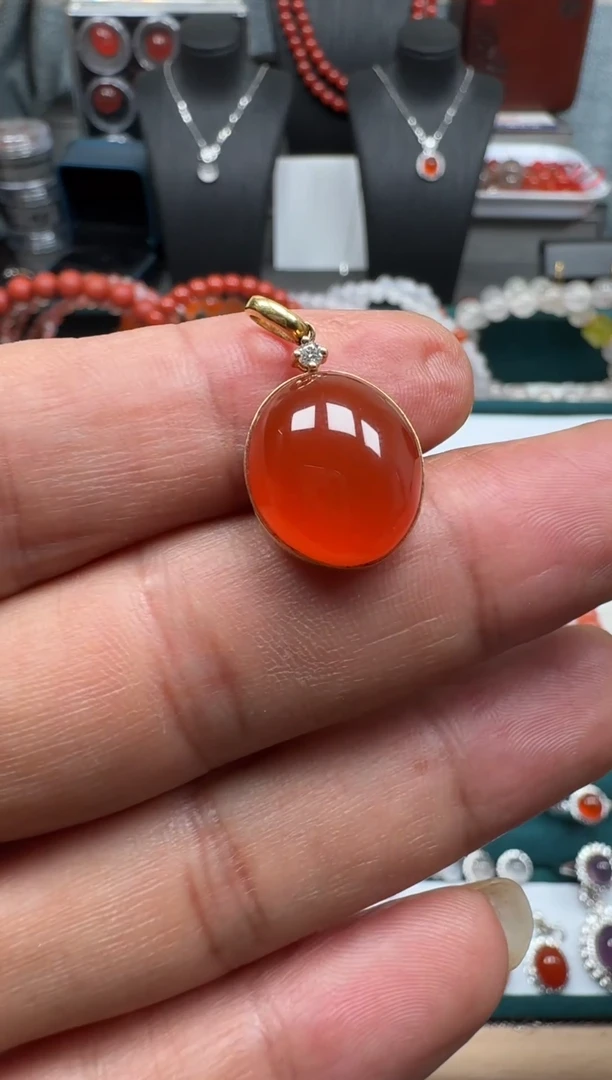 吊坠(赠链)18K金镶嵌南红玛瑙【25号】