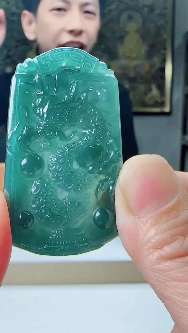 【闪购商品】翡翠颈饰未镶嵌龙行天下多样性随机发其一