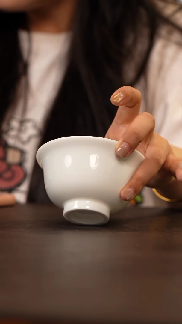 景德镇纯手工白胎压手杯