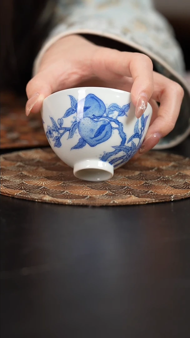 【闪购商品】杯看山柴窑青花桃子