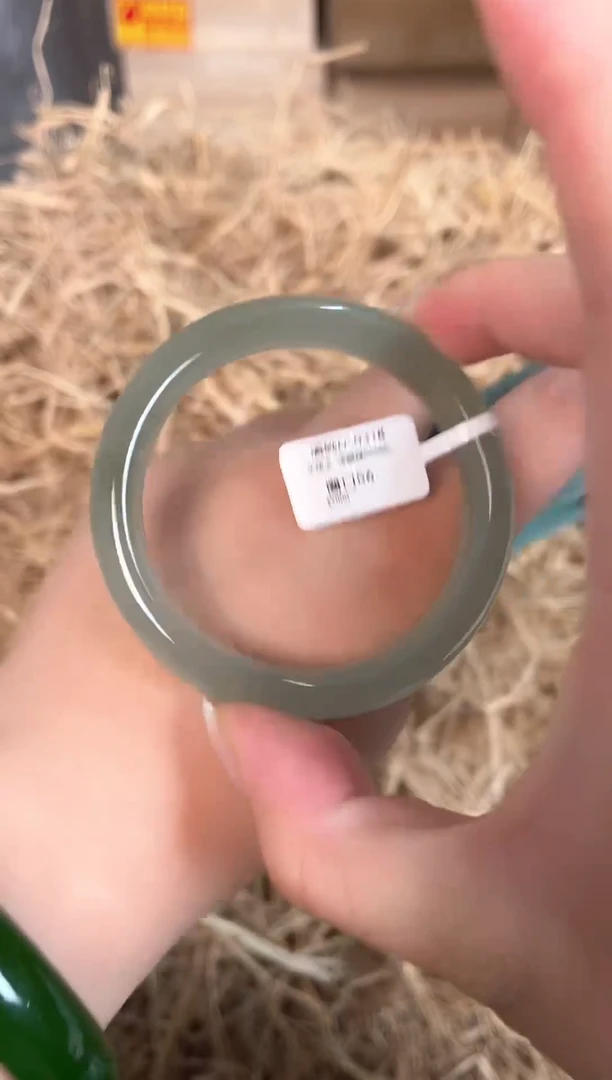 未镶嵌手镯石英质玉编码D-0318