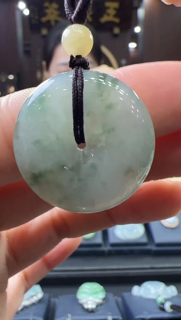 【闪购商品】翡翠挂件未镶嵌平安扣