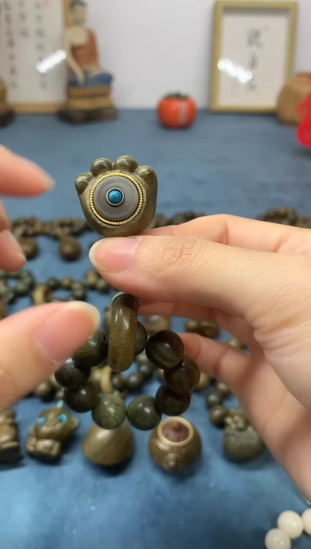 【闪购商品】维腊木（绿檀）把件猫爪转转 盘玩件