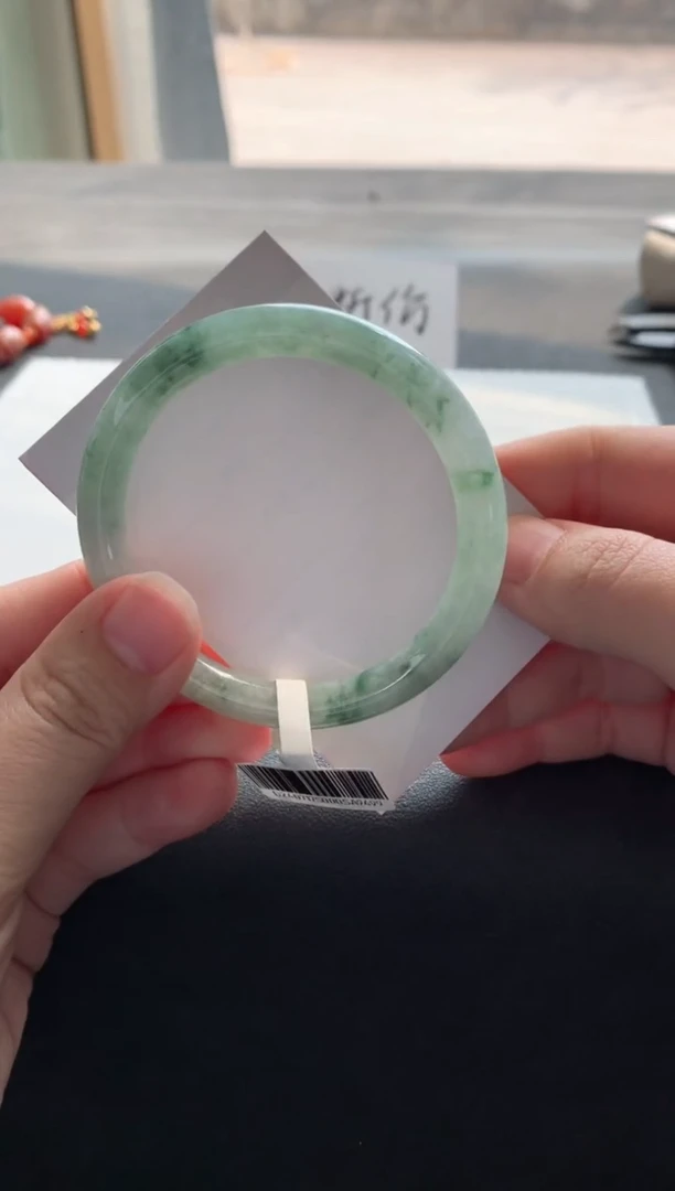 【闪购商品】翡翠手镯未镶嵌54.6圆条A9499买断