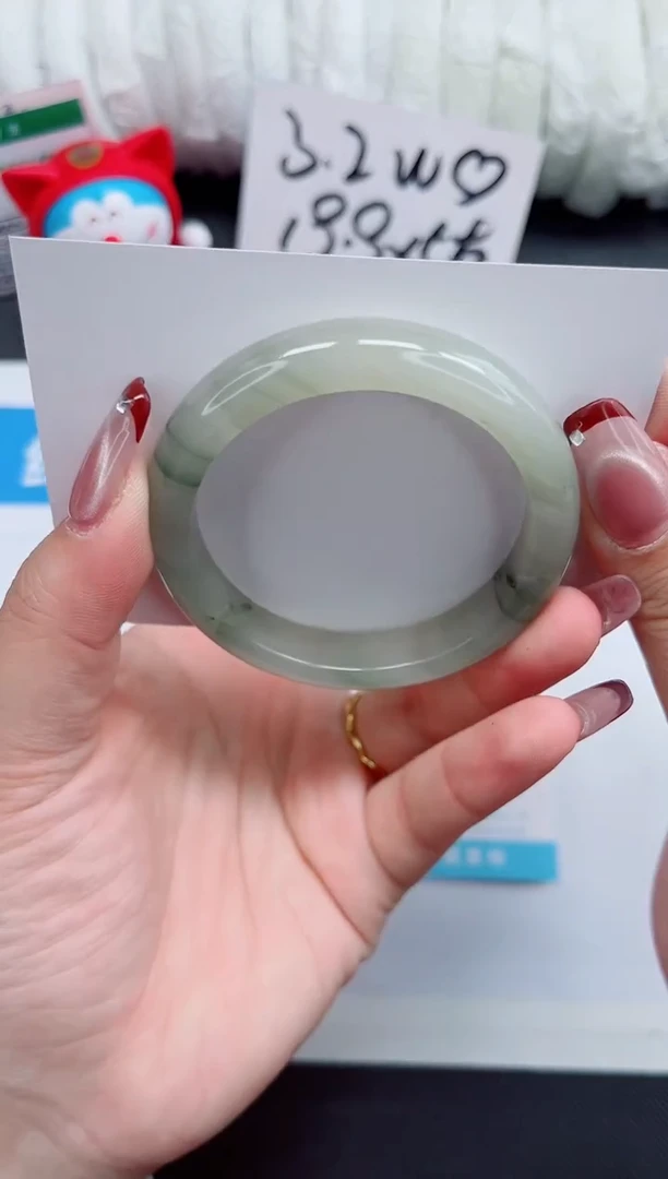 【闪购商品】石英质玉手镯未镶嵌186