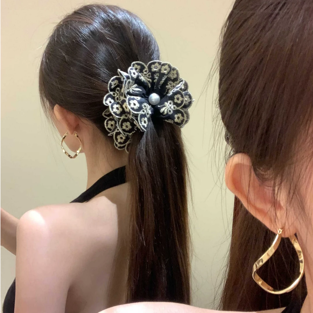 原创布艺蕾丝刺绣香蕉夹宫廷风2025新款高级感扎马尾发夹头饰抓夹