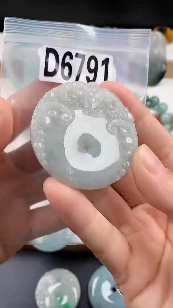 颈饰未镶嵌翡翠天然翡翠吊坠挂件