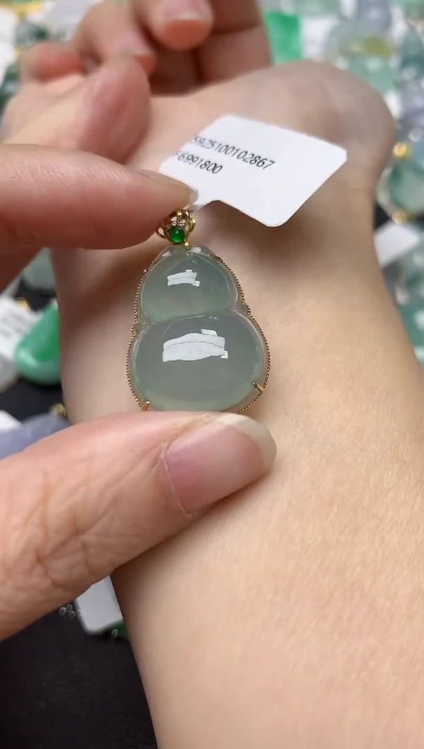 颈饰18K金镶嵌翡翠天然缅甸A货翡翠