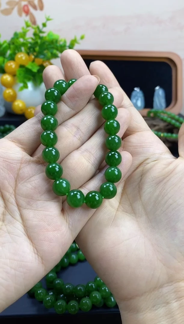 手串未镶嵌和田玉（碧玉）高阶菠菜绿手串