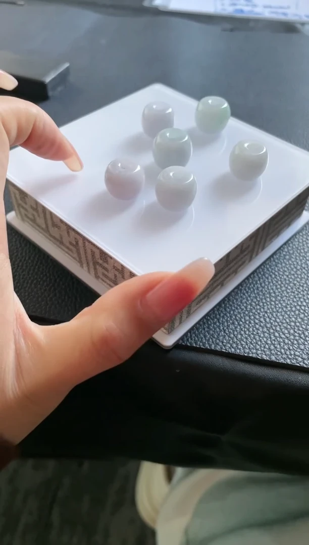 【闪购商品】翡翠颈饰未镶嵌路路通多样性发一件