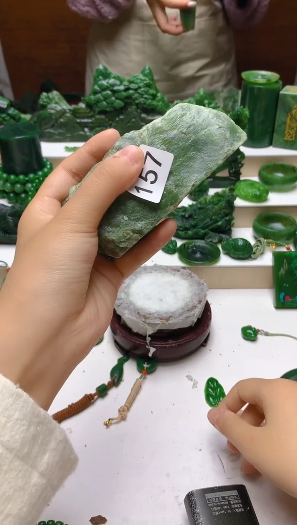 未镶嵌和田玉（碧玉）珠宝半成品1