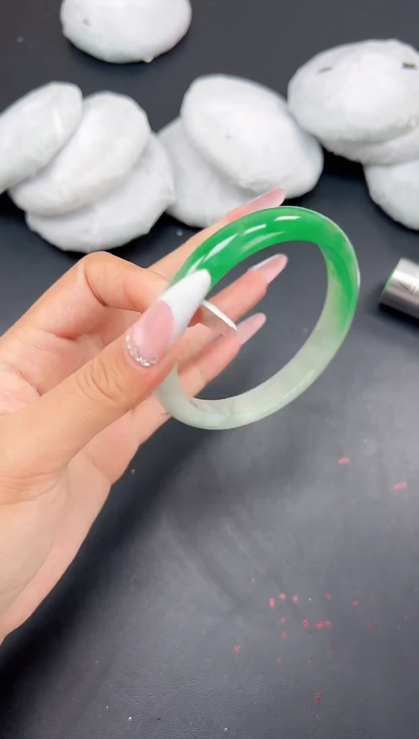 精品手镯，一物一拍J-089