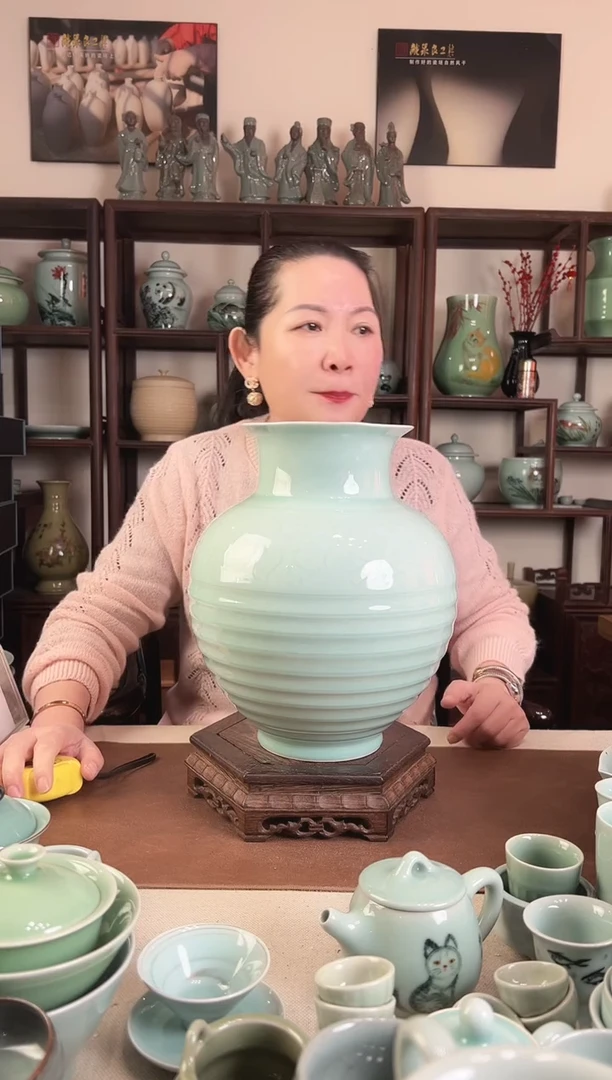 纯手工 粉青 牡丹 旋纹罐L