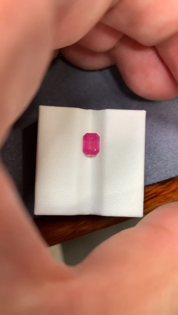 裸石尖晶石1.25ct 58