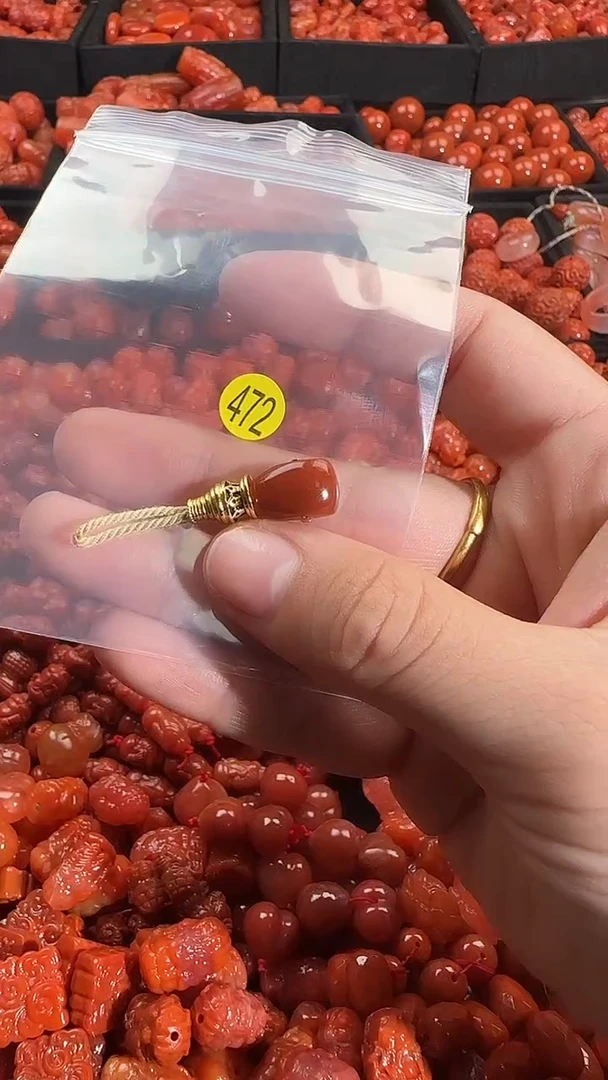 颈饰未镶嵌南红玛瑙1