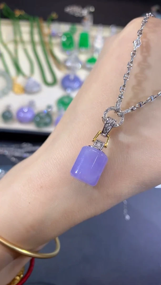 吊坠(不含链)18K金镶嵌翡翠34-无事柱（多样性发货一件不含链和扣