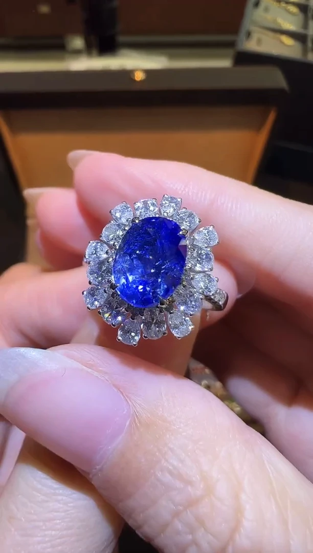 戒指蓝宝石18K金镶嵌3.62ct无烧