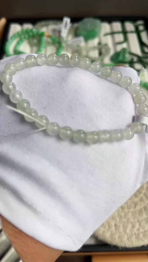 散珠翡翠翡翠手串卡6+ 有瑕疵