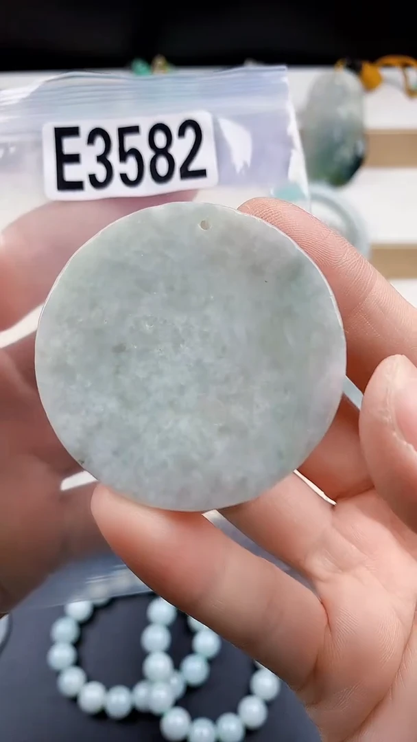 颈饰未镶嵌翡翠天然翡翠吊坠挂件