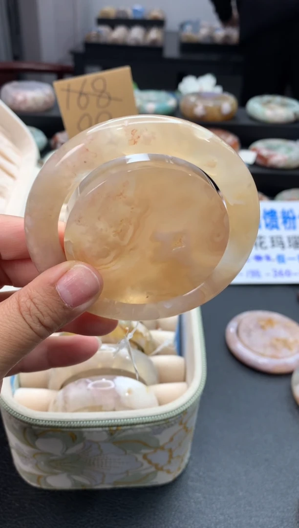 未镶嵌手镯石英质玉（60-61圈口）赠送镯心 无证书