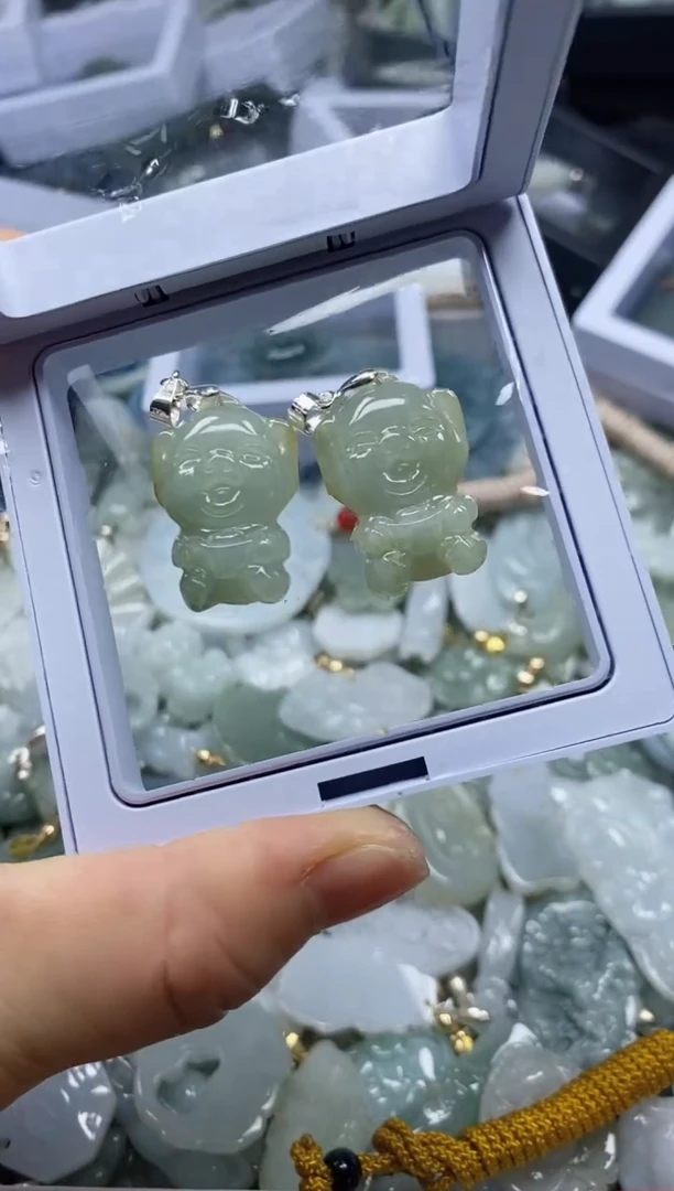 【闪购商品】翡翠吊坠(不含链)未镶嵌39993