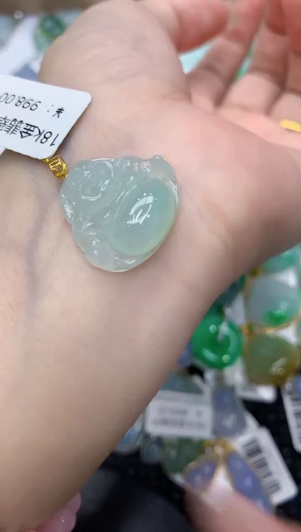 翡翠18K金镶嵌颈饰111111111