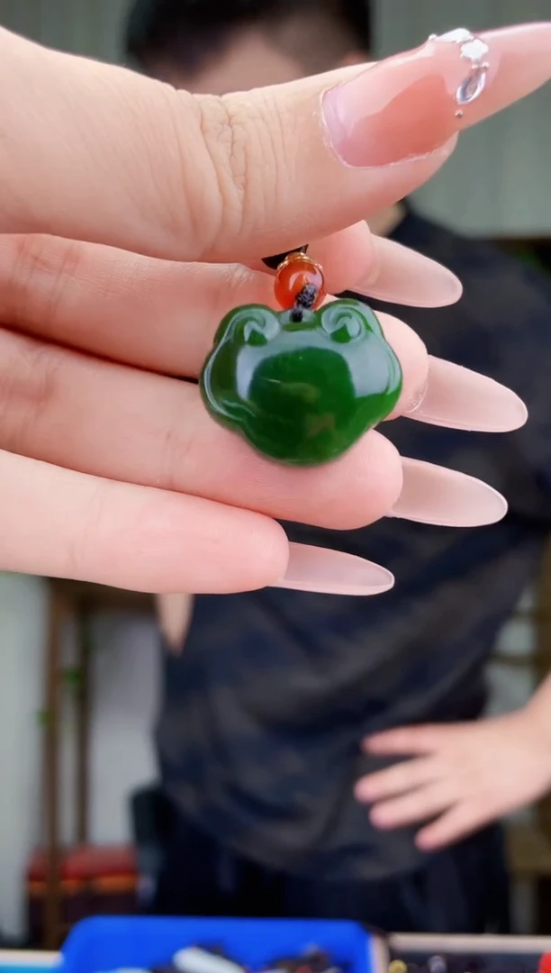 和田玉未镶嵌挂件拍一发一，多样性发货！