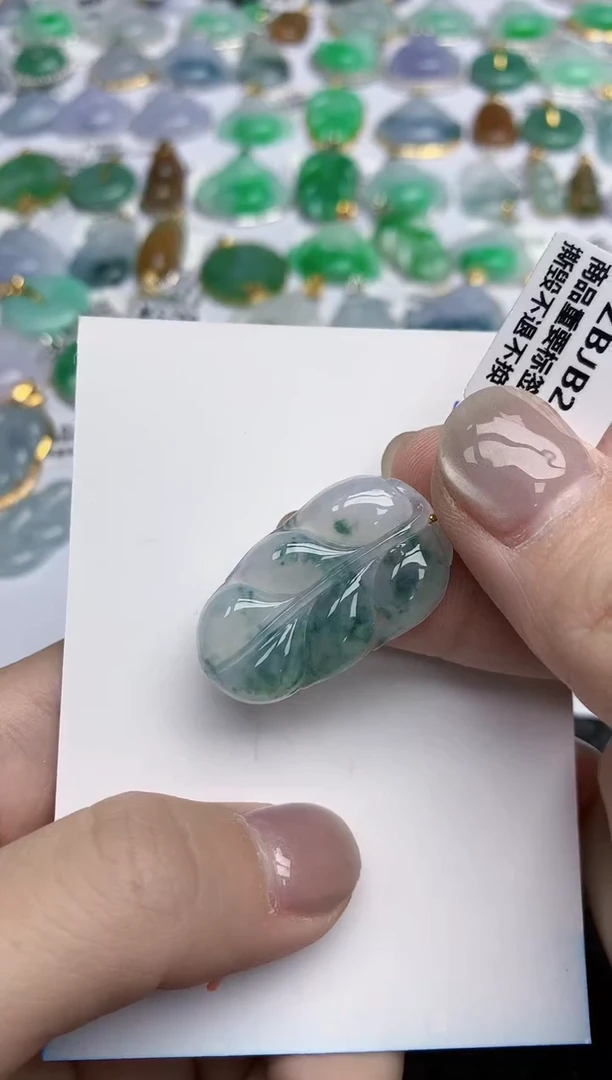 【闪购商品】翡翠颈饰18K金镶嵌天然翡翠A货