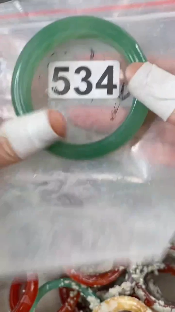 【闪购商品】石英质玉手镯未镶嵌5657+534