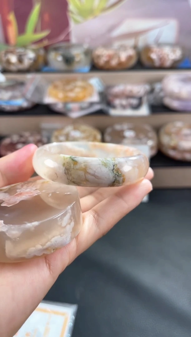 手镯玛瑙/玉髓未镶嵌52