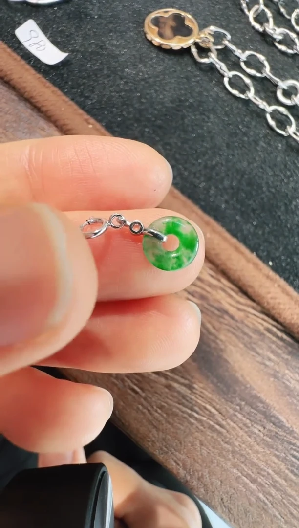 颈饰18K金镶嵌翡翠00000980