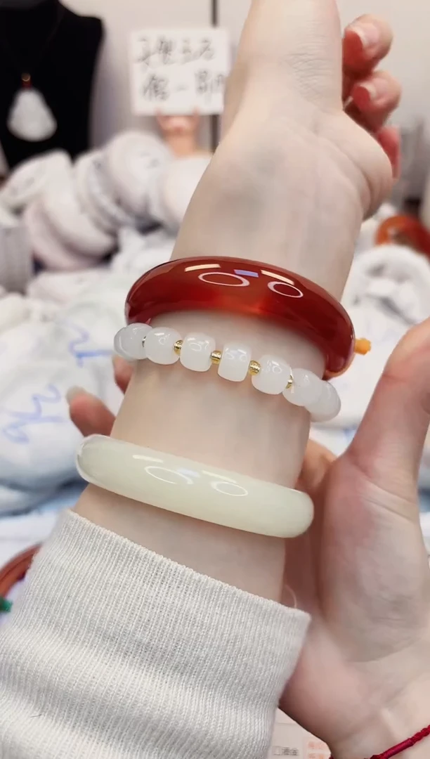 【闪购商品】石英质玉手镯未镶嵌34-玛瑙-圈口59