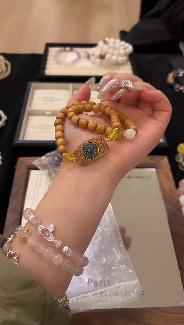 未镶嵌手链水晶檀木设计款手串