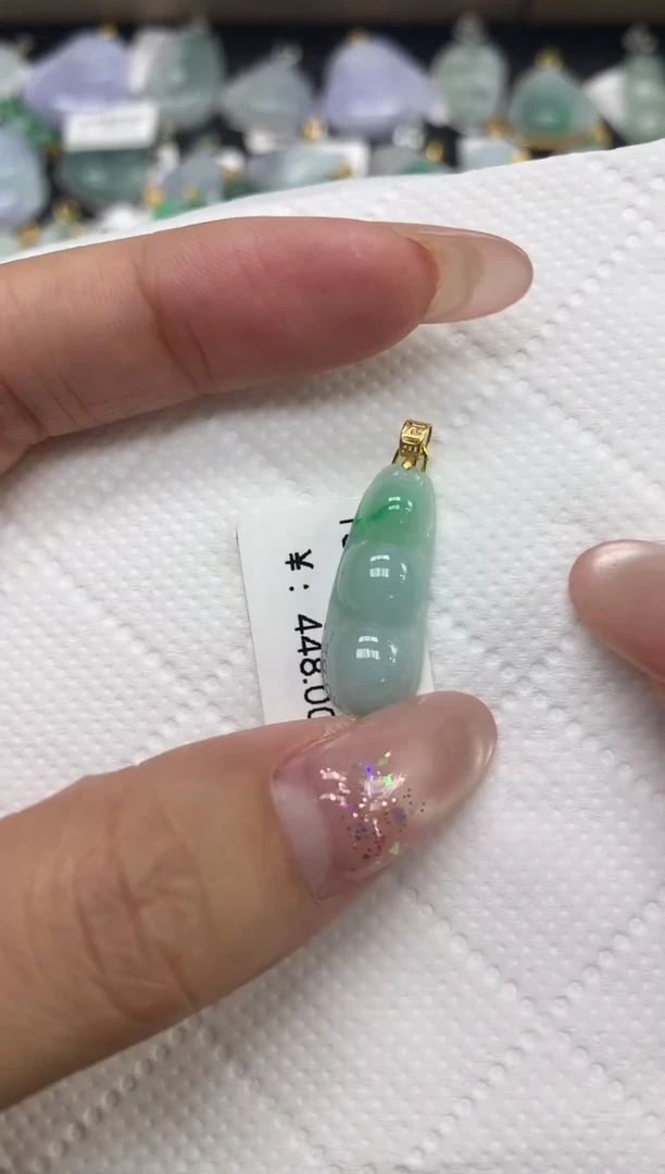 颈饰18K金镶嵌翡翠1111111111