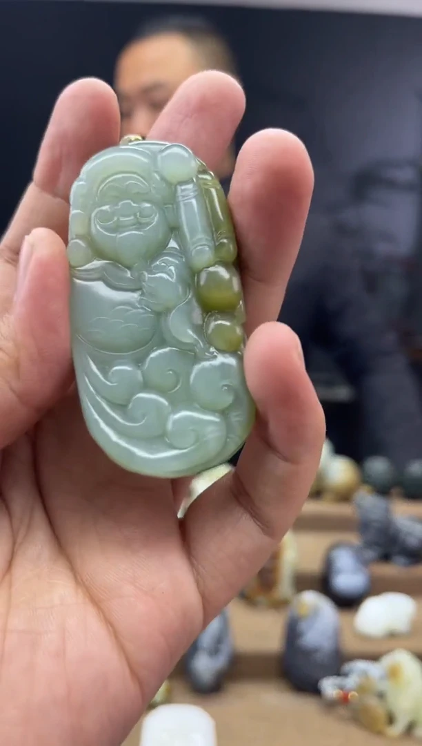 颈饰未镶嵌和田玉1