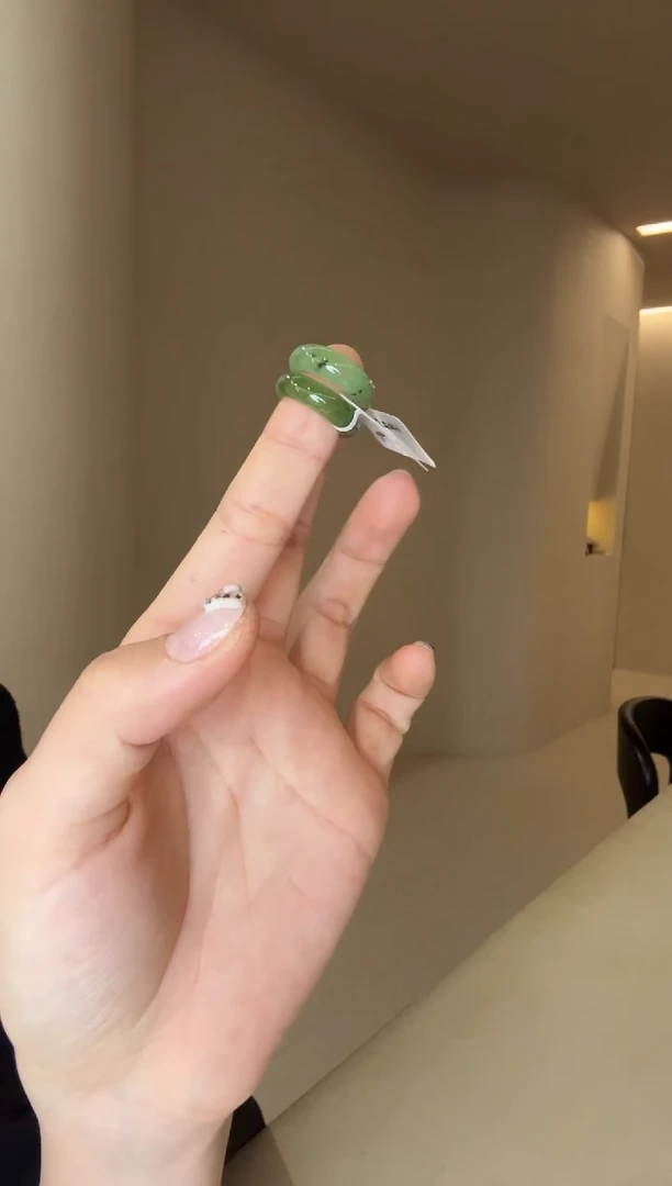 未镶嵌戒指和田玉5码小野矿多样性发其一