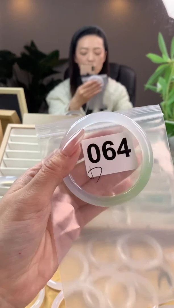 【闪购商品】玛瑙/玉髓手镯未镶嵌064